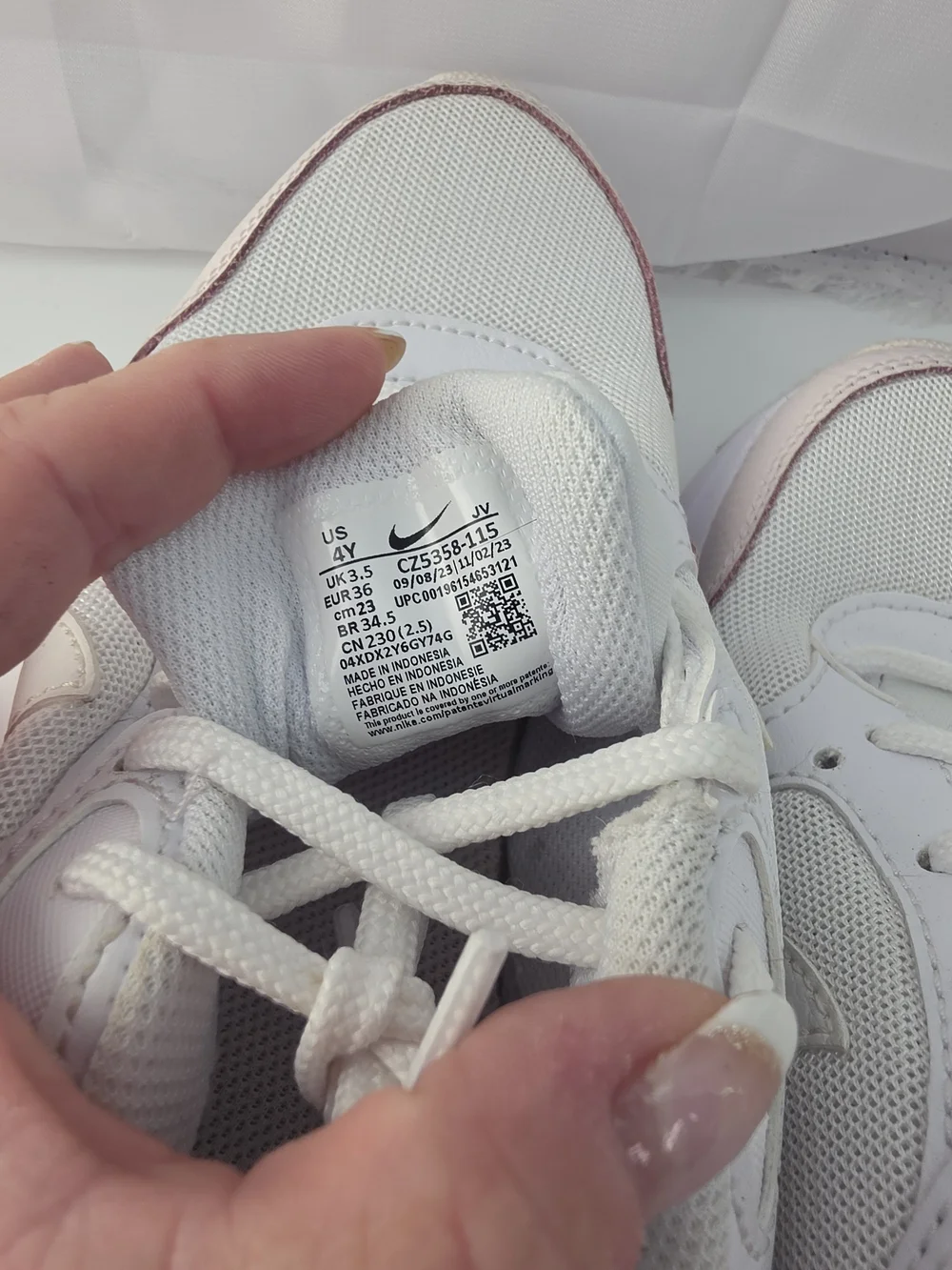 Nike Kids 4y Air Max Czs 5358 115 Pink White Sneakers Athletic Shoes
